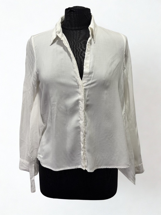 On Twelfth Tops - Women's White Button-Down Shirt with Point Collar size M